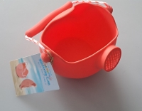 - scrunch watering can -